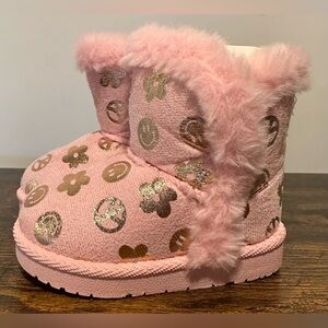 Olivia Miller Girl Pink Peace/Smile Girls Faux Fur Boots NWT Size Toddler 5